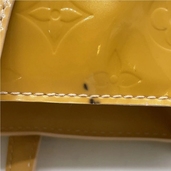 Louis Vuitton Vernis Yellow Wilshire PM Hand Bag - Picture 7 of 13